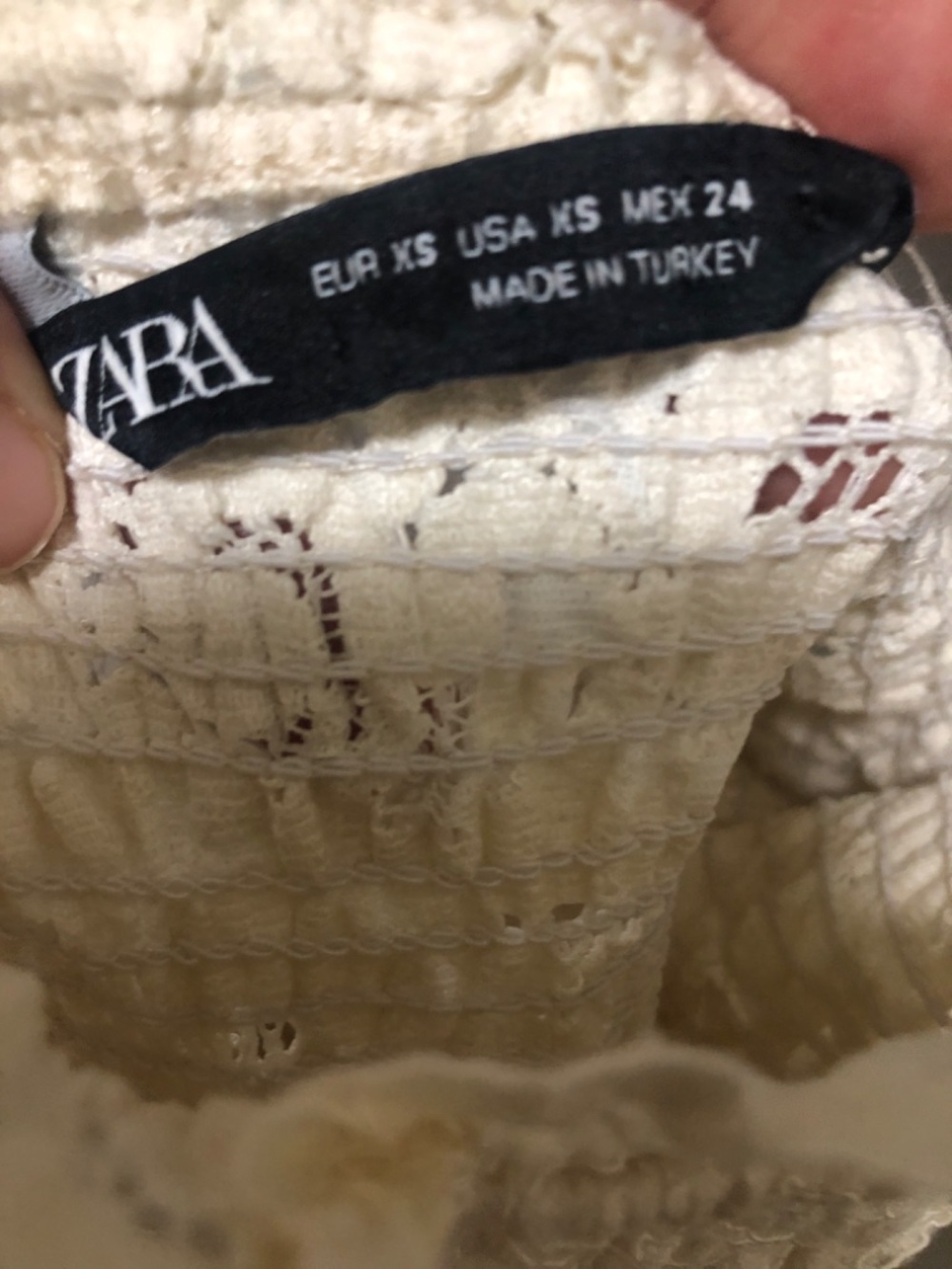 Zara cream-colored floral lace crop top featuring a square neckline Size XS - Picture 7 of 7